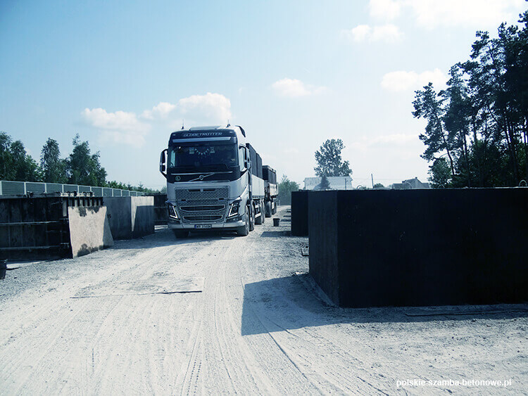 Transport szamb betonowych  w Brześciu Kujawskim
